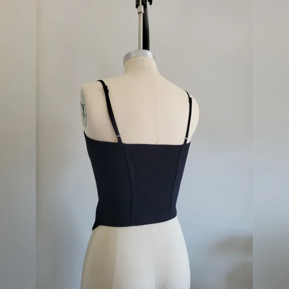 ARITZIA Sculpt Knit boustier camisolein black - Picture 4 of 12